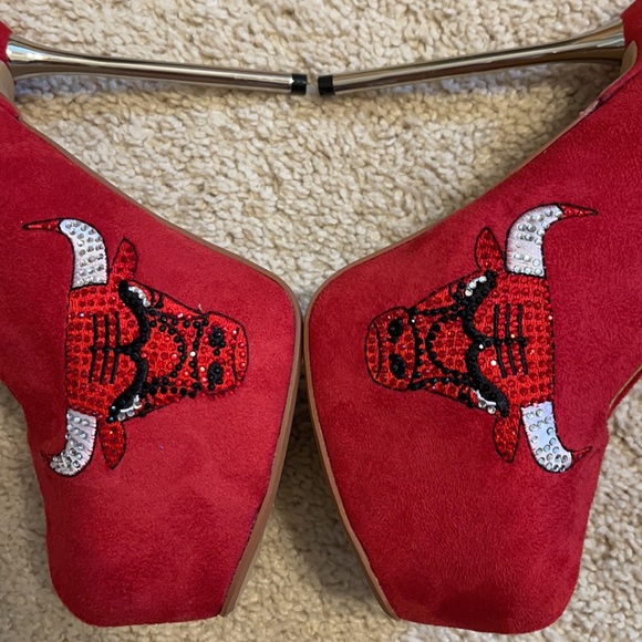 Chicago Bulls stiletto Heels - Picture 7 of 9